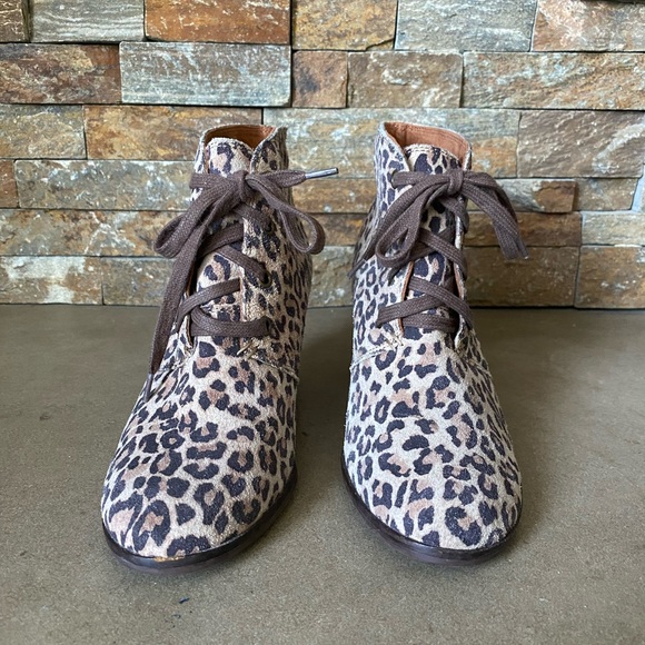 Lucky Brand Wedges Size 8 Ankle Booties Leopard Lace Up Animal Print - Picture 2 of 6
